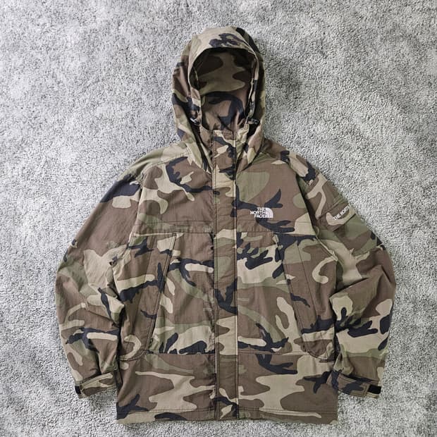 THE NORTH FACE 카모플라쥬 자켓