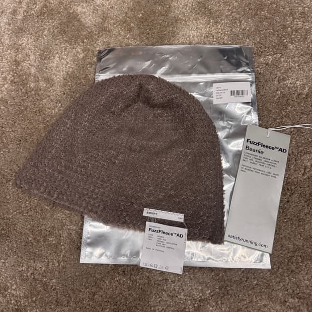 새티스파이 퍼즈플리스 비니 팔콘