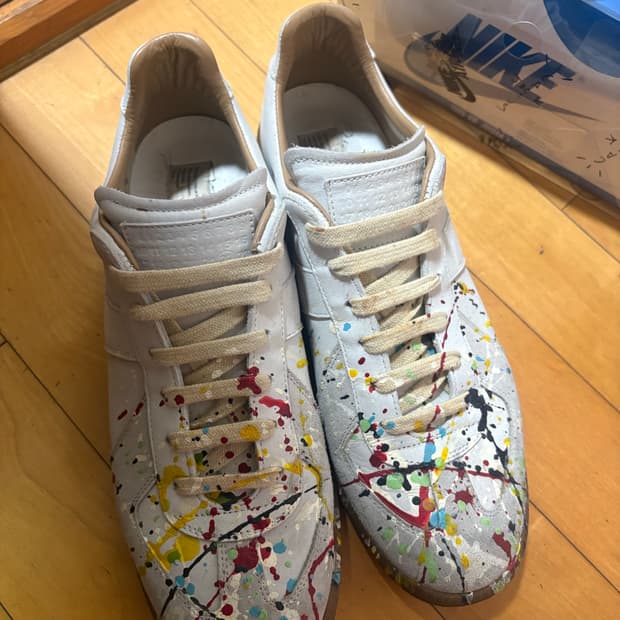 메종 마르지엘라 독일군 페인팅 스니커즈