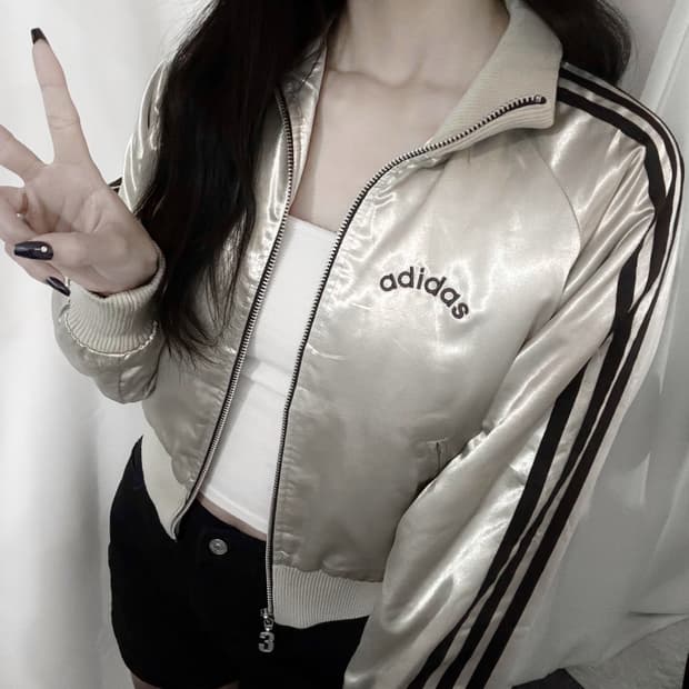 아디다스 크롭 유광 누빔집업 트랙탑 자켓