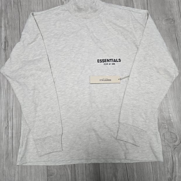 피오갓 에센셜 긴팔티 새제품 XXS
