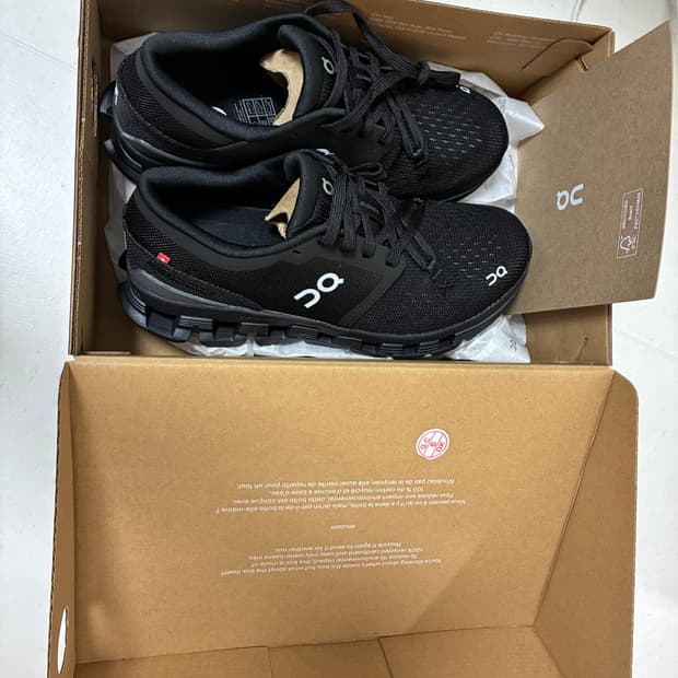 온러닝 x4 올블랙 240