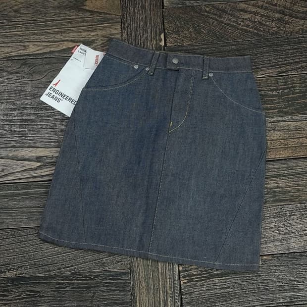 [리바이스](새상품) 재팬 엔지니어드 데님 미니스커트 M17629