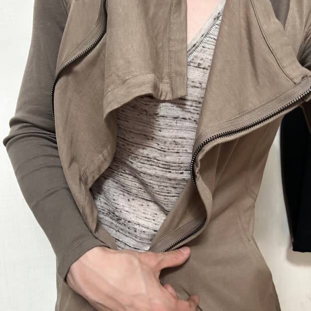 릭맛 사선 하이넥 카키 브라운  슬레이브 자켓 