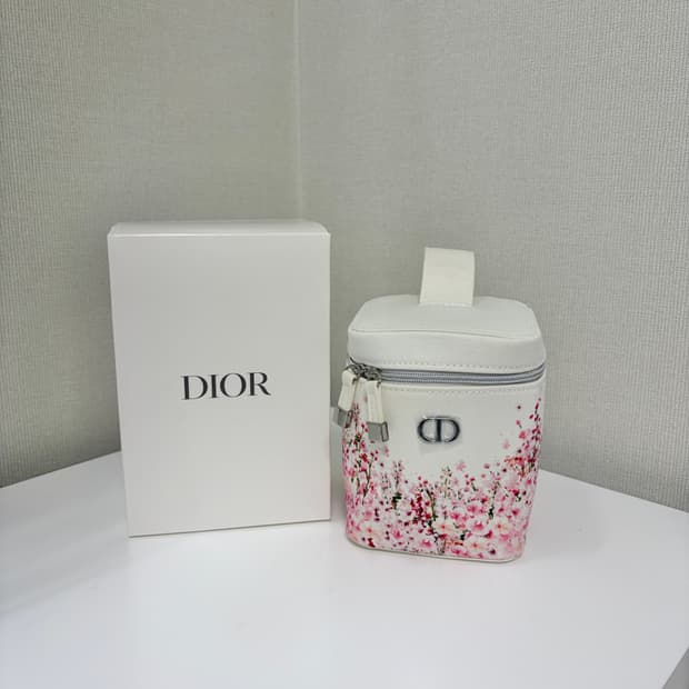 디올 파우치 플라워 해외 한정판