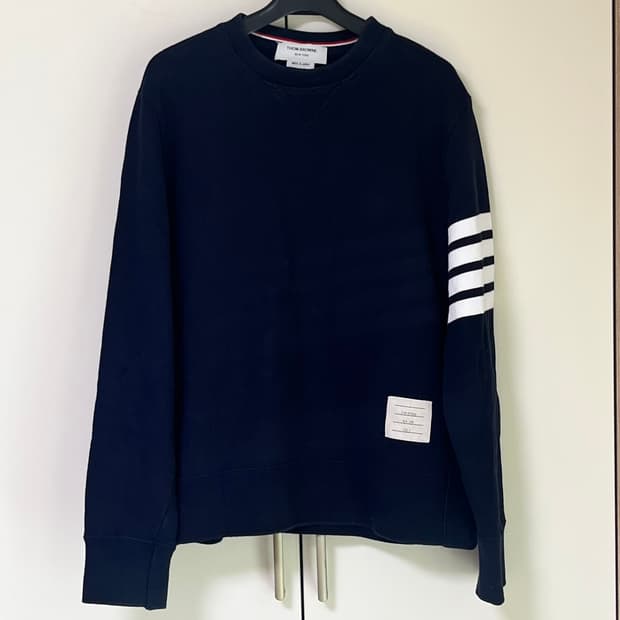 [3]톰브라운 사선완장 맨투맨 네이비 t