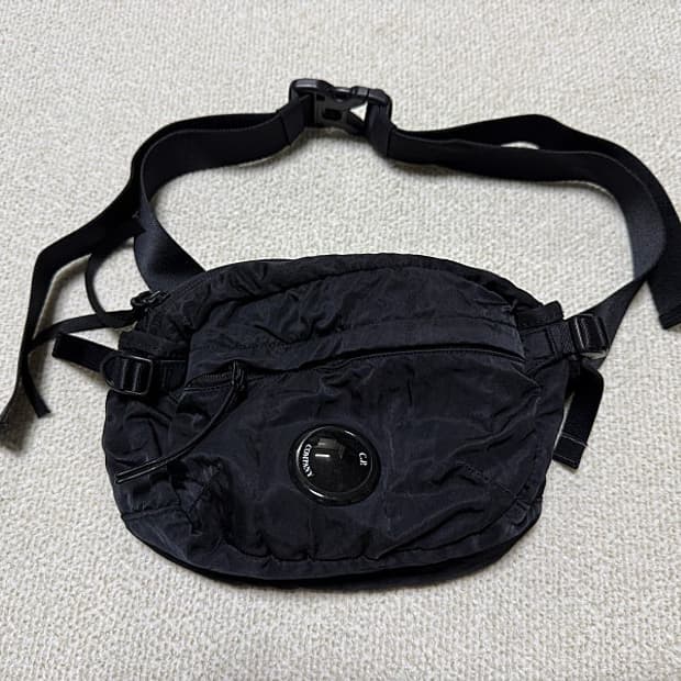 C.P 컴퍼니 힙색