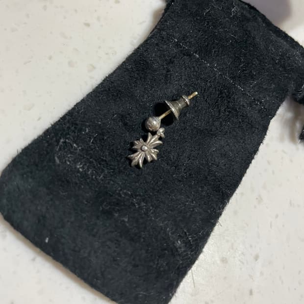 크롬하츠 ECH 타이니 크로스 드롭 이어링 귀걸이 (1EA)