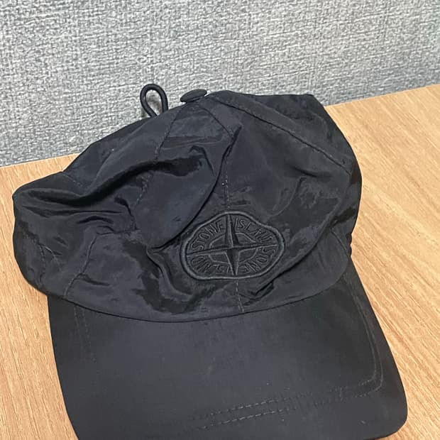 스톤아일랜드 나일론 모자 팝니다.