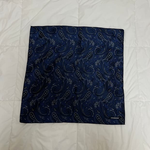 해칭룸 페이즐리 반다나 스카프 블루