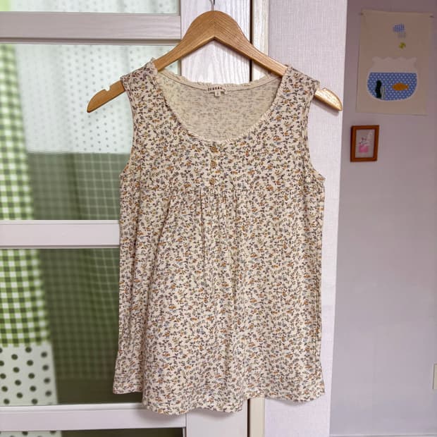 옐로우 플라워 슬리브리스