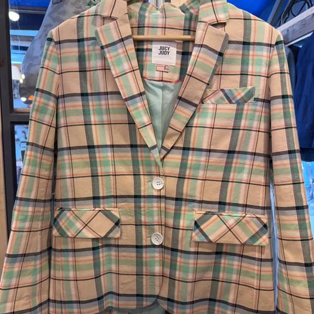 쥬시쥬디 배색 블레이저