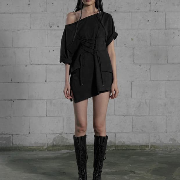 보헤미안서울 UNBALANCED CORSET OVERSIZED T 보헴서