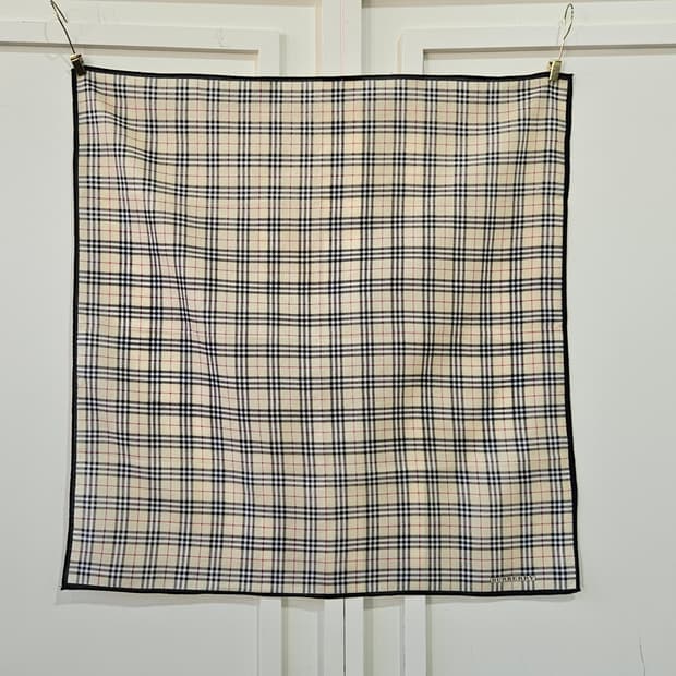 버버리(Burberry) 클래식 체크 손수건
