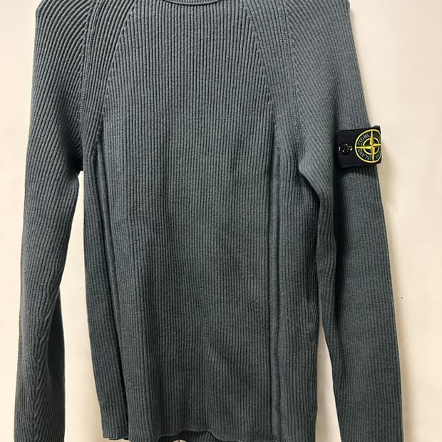 스톤아일랜드 니트 팔아용