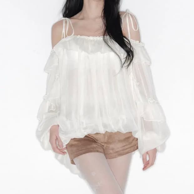 더티스 블루밍 쉬폰 프릴 블라우스 아이보리