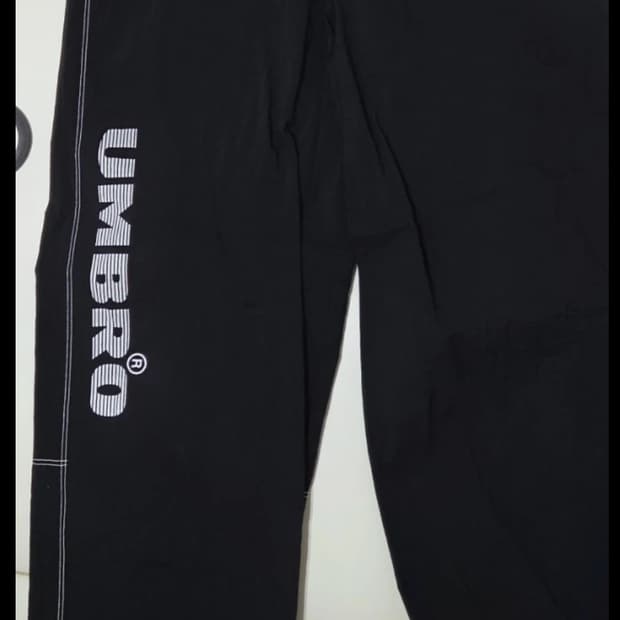 엄브로 타슬란 셋업