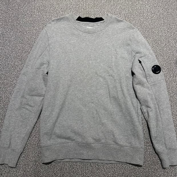 CP 컴퍼니 렌즈 맨투맨 95