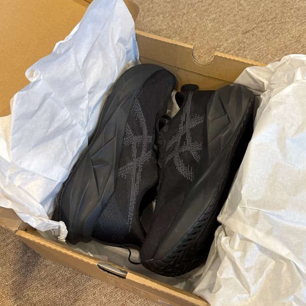 아식스 노바블라스트 5 블랙 270mm 새상품