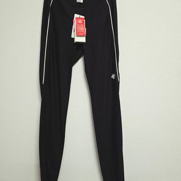 새상품 데상트 블랙 여성 레깅스