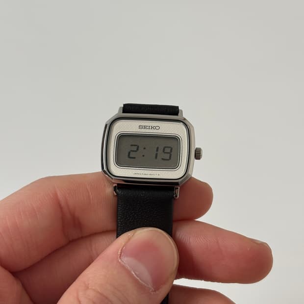 1980s Silver Square Ladies Digital