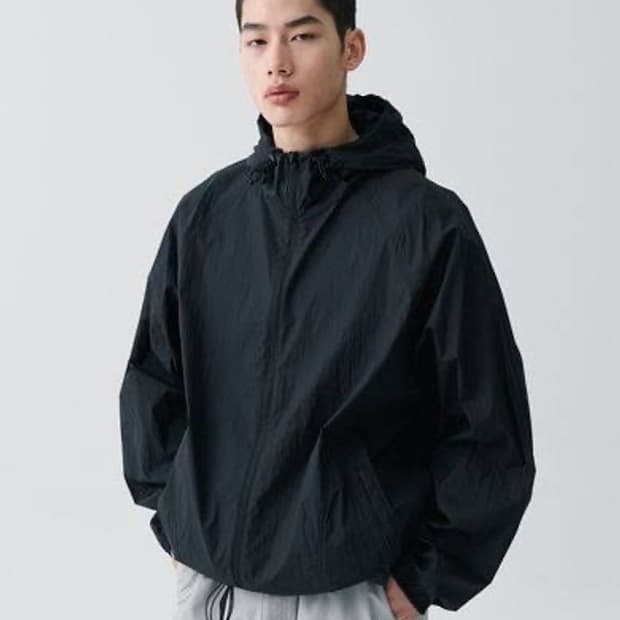 [무신사 익스프레스/L] 라이트웨이트 패커블 윈드브레이커 재킷