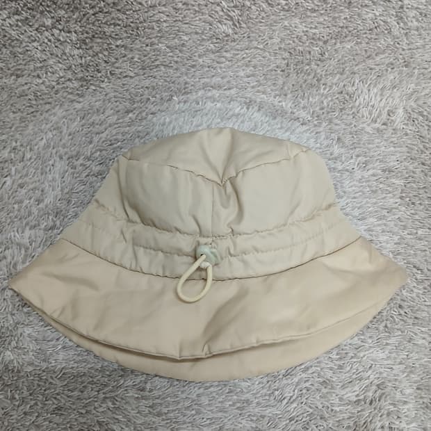 미치코런던 코시노 끈조절 패딩 벙거지