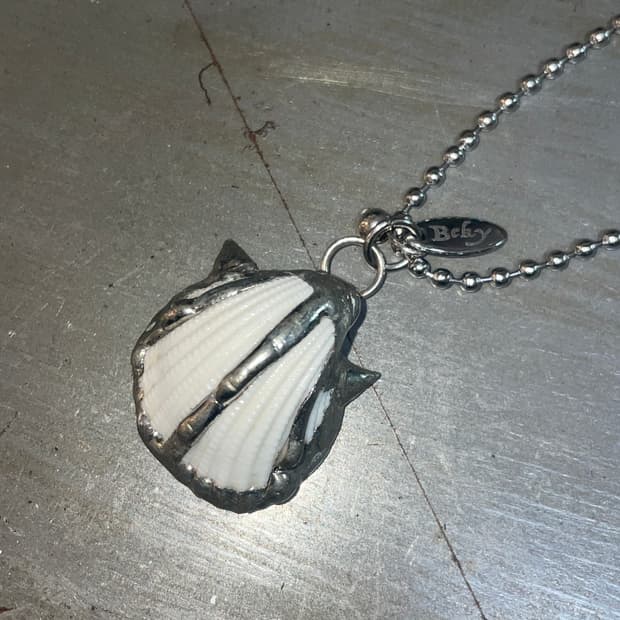 베키 베이비데빌 목걸이