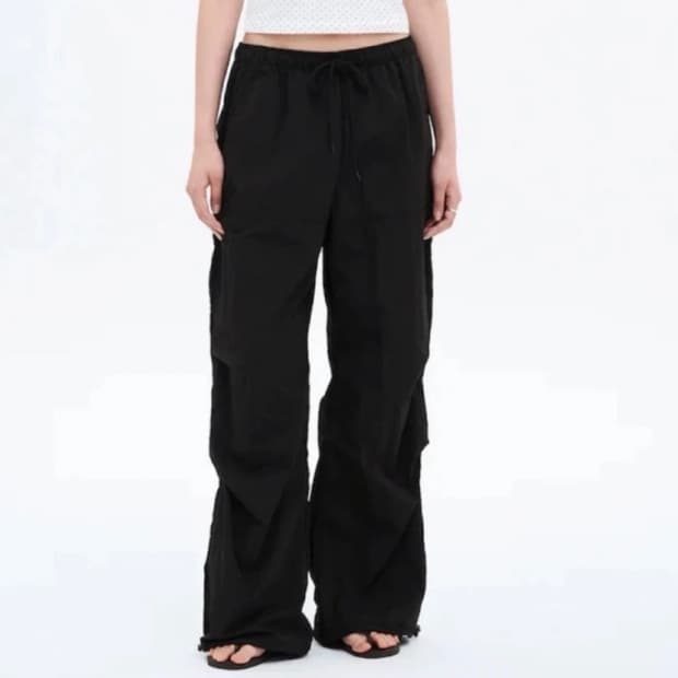 에잇세컨즈 핀턱 나일론팬츠