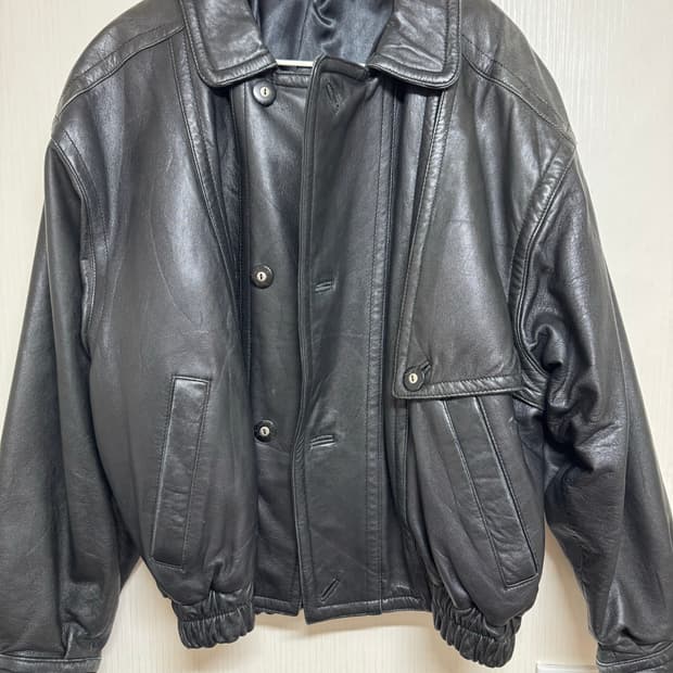 칸예st 블랙 가죽 자켓