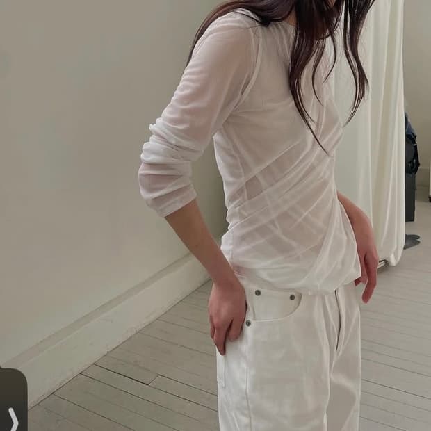 티크 레이어드 트위스트 메쉬 탑 화이트