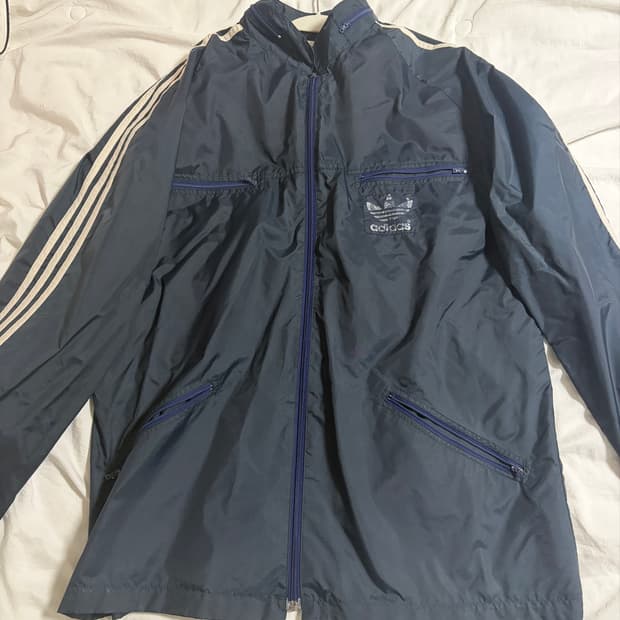 Adidas vintage windbreaker