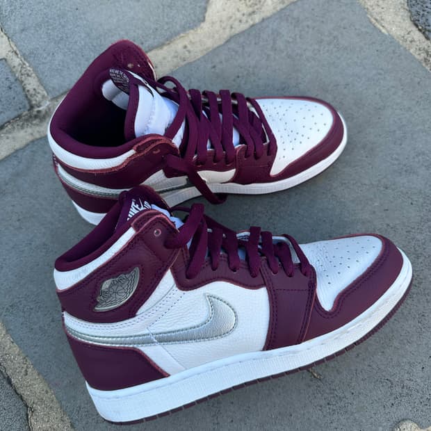조던 보르도 Jordan 1 Retro High OG Bordeaux