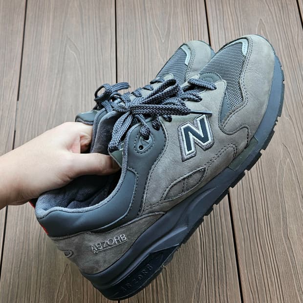 뉴발란스 1600 다크그레이 275