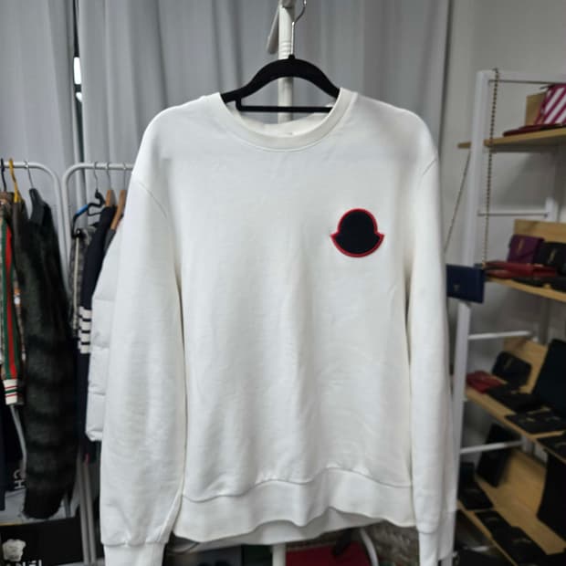 [40%할인] 몽클레어 빅로고 맨투맨 M