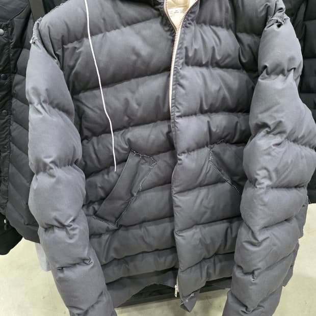 카미엘 포트젠스 푸퍼 패딩 그레이
판매합니다 