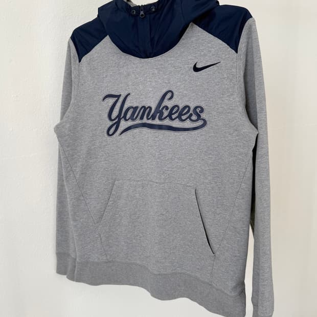 Nike x yankees 후드티