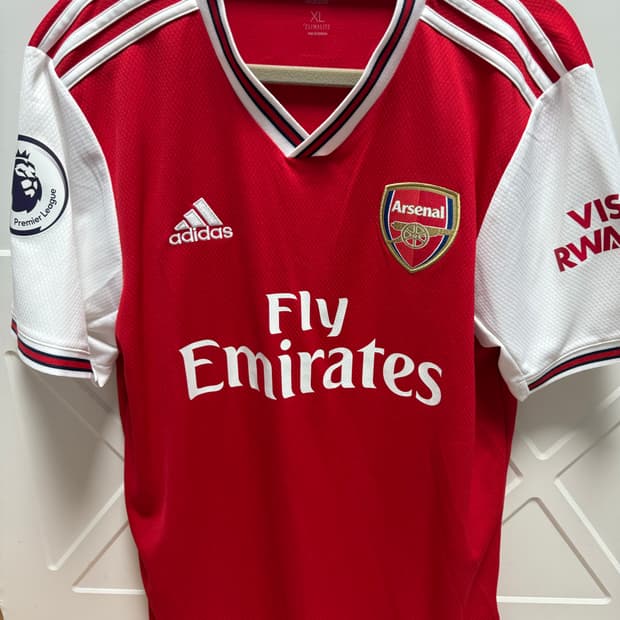 19-20 아스날 외질 유니폼