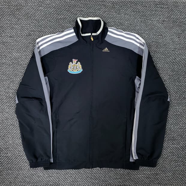 아디다스 뉴캐슬 커스텀 바람막이