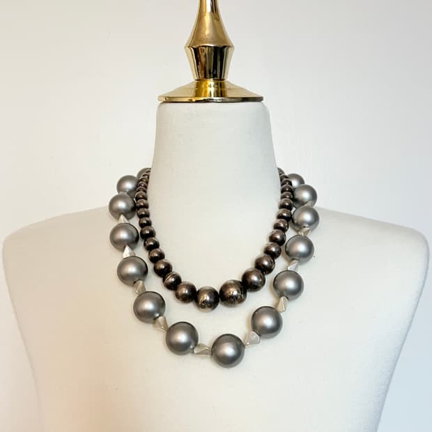 메탈릭 볼 레이어드 목걸이