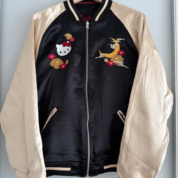 [XL] 카라쿠리 타마시 헬로키티 콜라보 리버시블 스카쟌 