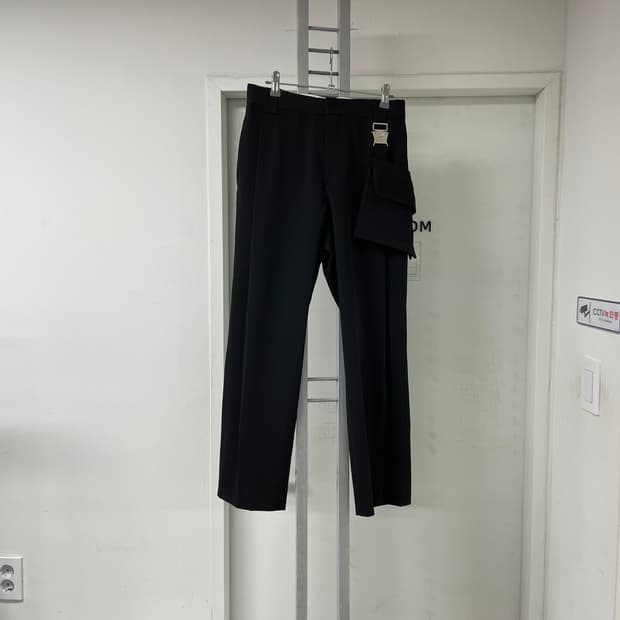 우영미 블랙 포켓 슬랙스 44(W)