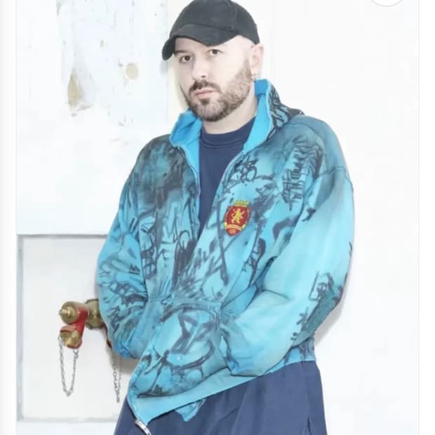 발렌시아가 스케이터 후드집업 블루