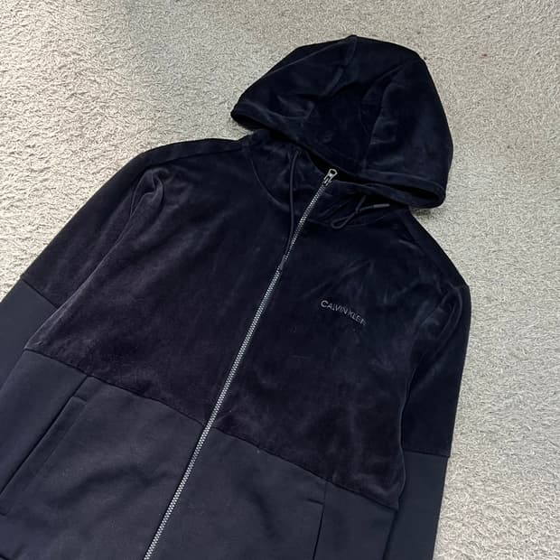 [100] 캘빈클라인 벨벳 후드집업