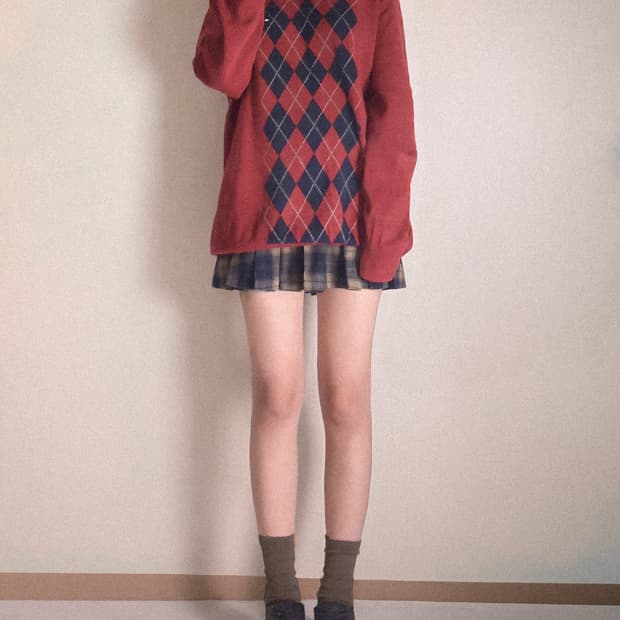 타미힐피거 클래식 아가일 브이넥 니트