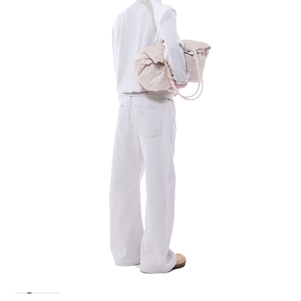 xlim ep9 02 bag ivory