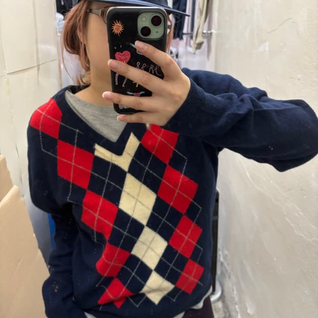 버버리 아가일 네이비 니트