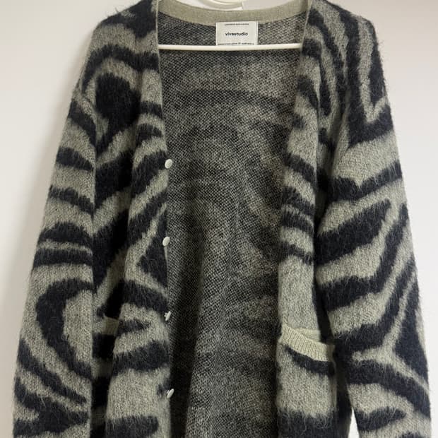 비바스튜디오 얼룩말 패턴 가디건 M