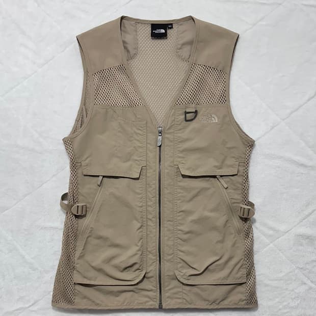The North Face 베이지 메쉬 유틸리티 베스트 (멀티포켓 조끼)