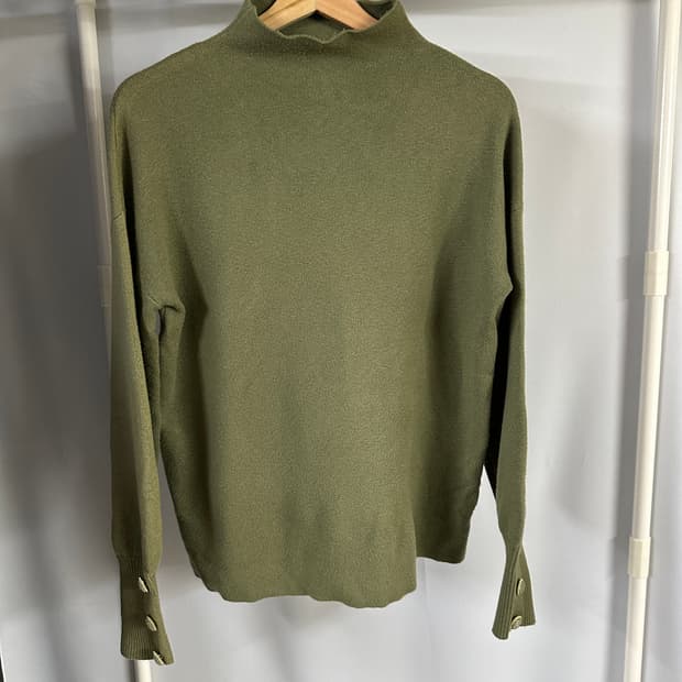 TAHARI 타하리 모크넥 니트